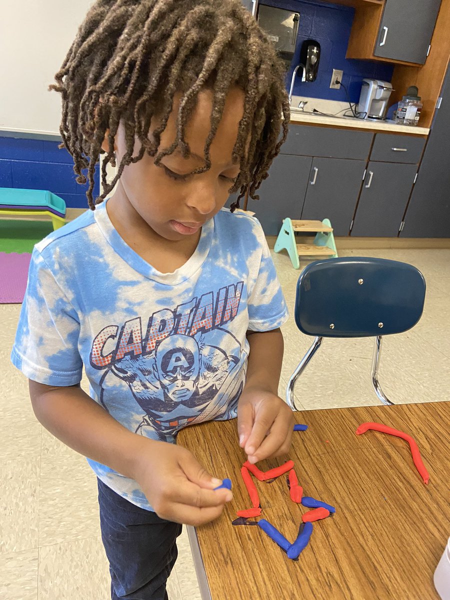 ClassWithMissW's tweet image. Play-doh has always been one of my favorite manipulatives. These #BuzzWorthy nuggets are practicing sight words and shapes.
