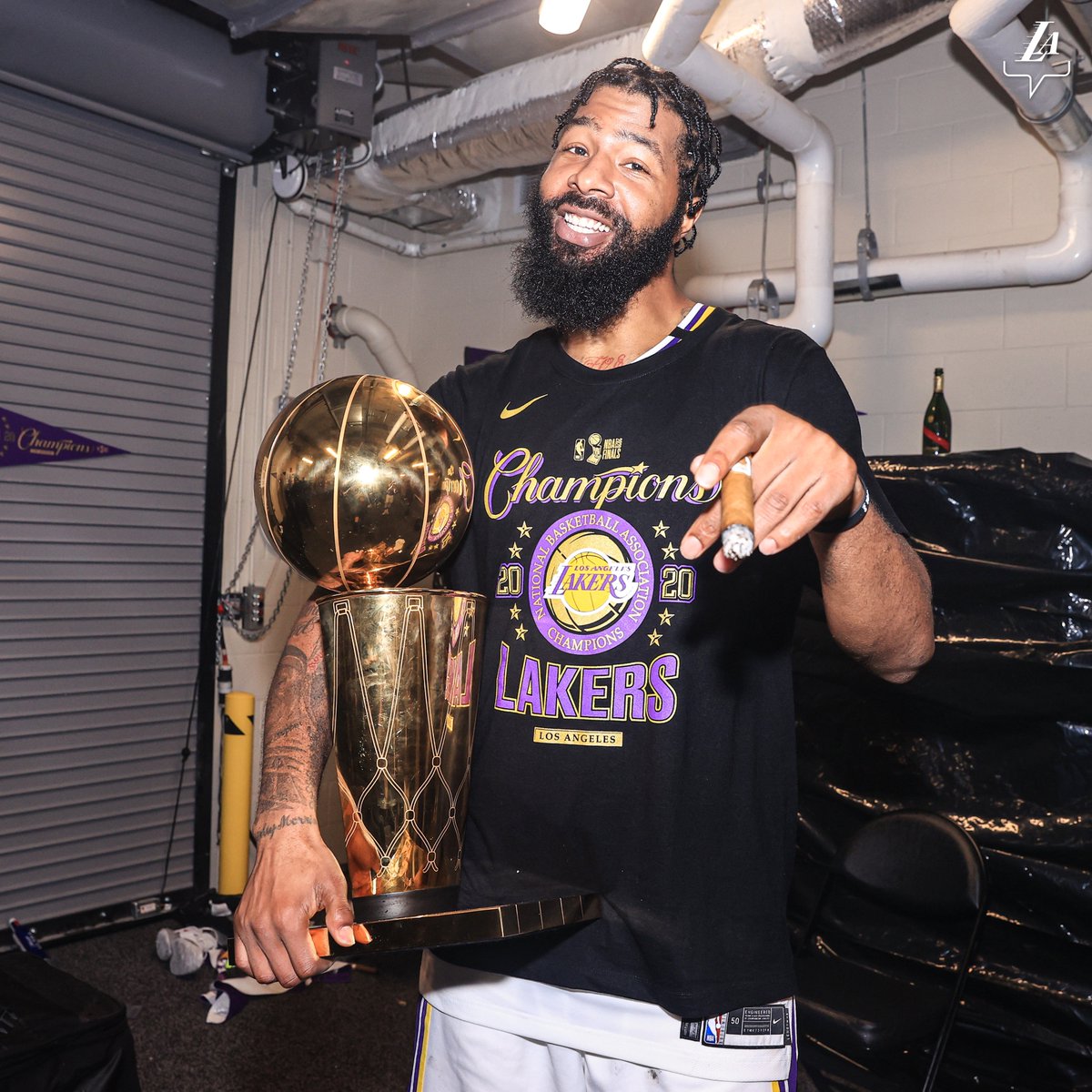Lakers's tweet photo. From midseason acquisition to World Champion 🏆 https://t.co/Myo25GOW4B