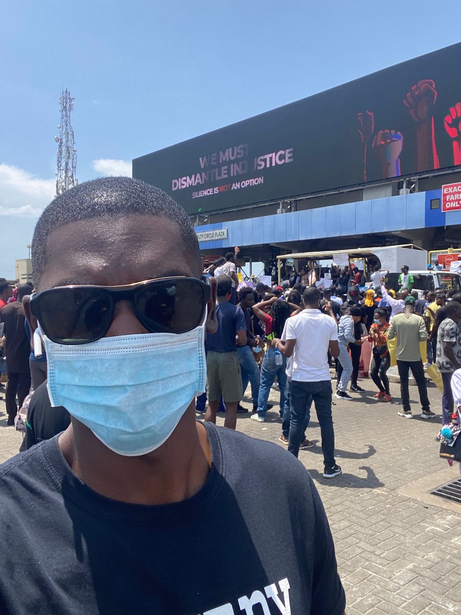 MBegry's tweet image. Tweet from Osaze (@sazeeGold) Osaze (@sazeeGold) Tweeted:
Earlier today.. What a time to be alive!!! #EndPoliceBrutalityinNigeria #EndsSARS #EndSWATNow
