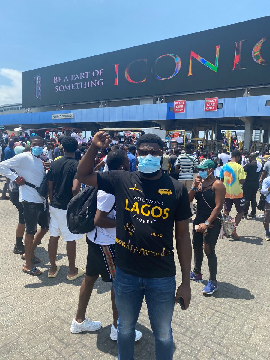 MBegry's tweet image. Tweet from Osaze (@sazeeGold) Osaze (@sazeeGold) Tweeted:
Earlier today.. What a time to be alive!!! #EndPoliceBrutalityinNigeria #EndsSARS #EndSWATNow