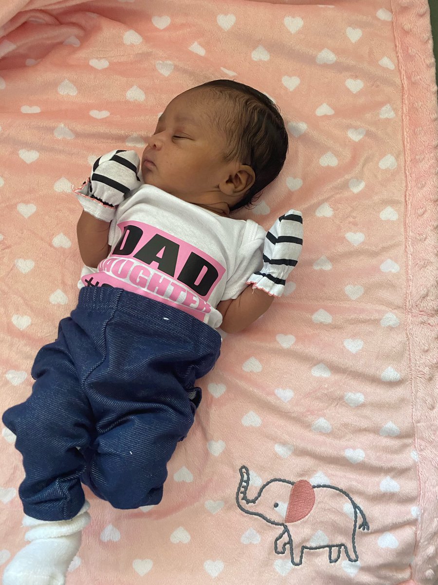 Upton_JR17's tweet photo. A gift from God. Say hey to Journee Kalise 💕👨‍👧10/13/20 #DadDaughterSquad #GirlDad https://t.co/7ccA6g9ZCK
