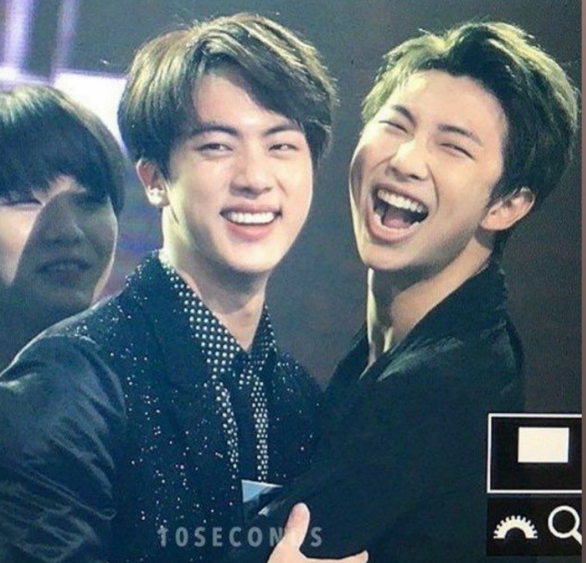 Always laugh with your seokjin
