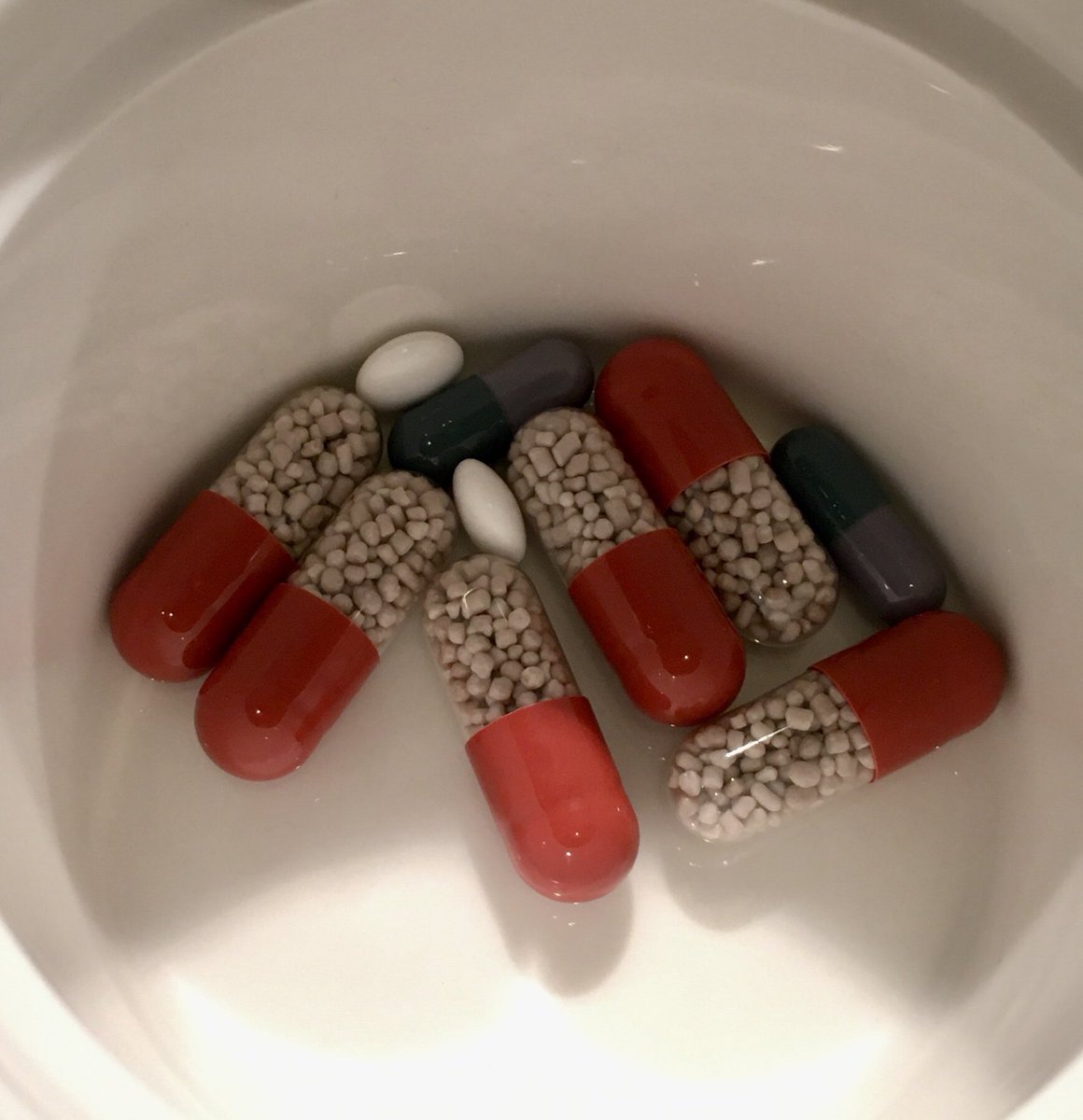 Having a bit of a low day...don’t need y’all to comment...just had a moment before supper. This is every meal, everything I eat gets chased with these. 1600 tablets a month. Be sprinkles tomorrow. Be well ❤️ #purplehouse #irishcancersociety #talktosomeone #PositiveVibes https://t.co/gxrqqVp1eL