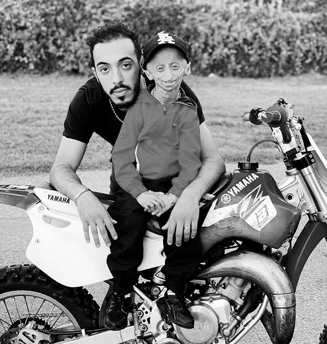 benjamin4920's tweet photo. Une pensée a toi Rania Repose en paix Courage pour ca famille  et ces  Ami(e)s et puis #GMT qui t'a rendu heureuse durant ces derniers jours  🙏 https://t.co/sfA4s9Z5c3