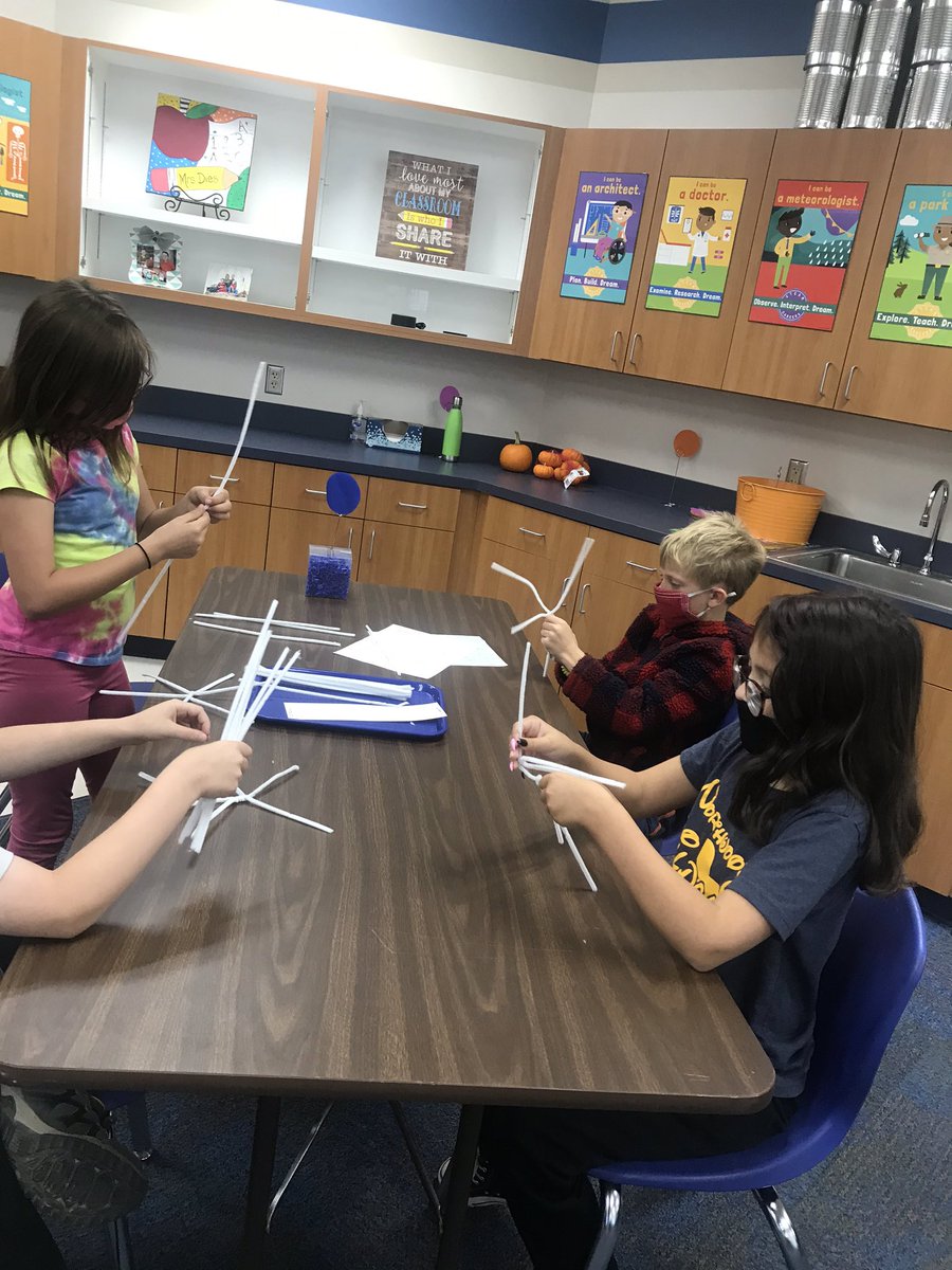 nadiadekoch's tweet photo. Mrs. Dies’s STEM classes enjoy engineering orb webs with pipe cleaners! https://t.co/Hg6gpGD5Bi