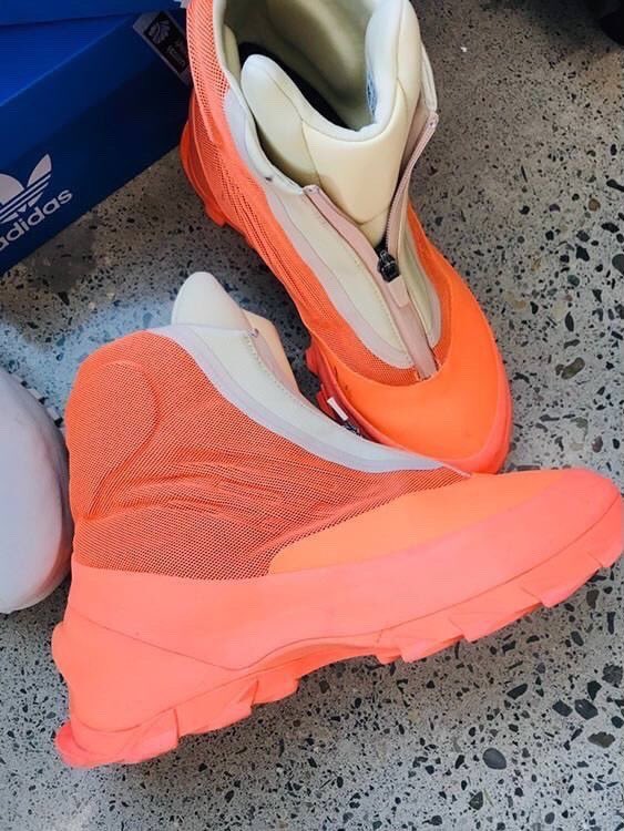 theyeezymafia's tweet image. YEEZY 1020 + 1050 V3