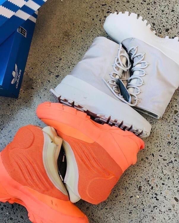 theyeezymafia's tweet image. YEEZY 1020 + 1050 V3