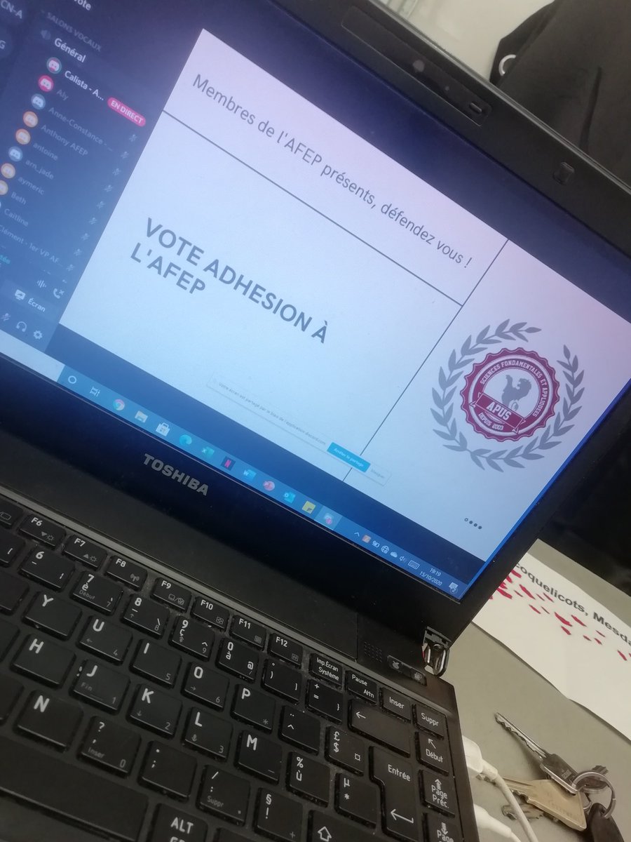Antho_heraud's tweet photo. Présent pour l'assemblée générale de @Asso_APUS, toujours un plaisir de voir les associations du réseau de l'@AFEP_Poitiers evoluer avec le temps !
Félicitation au bureau sortant et bon courage aux nouveaux !
Tout seul on est rapide, ensemble on va plus loin 🐧 https://t.co/oXmusLelCJ
