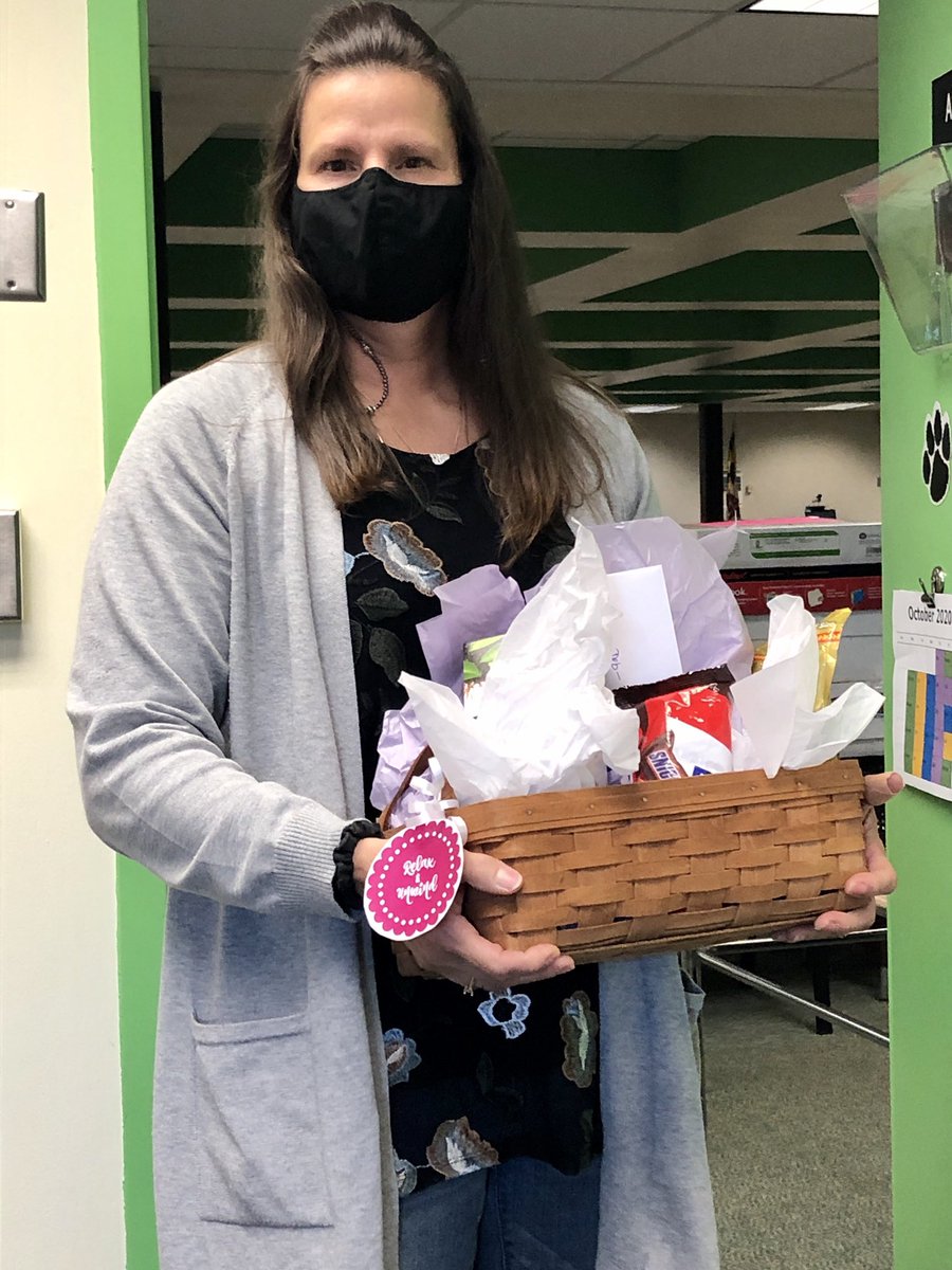 Thank you <a href="/MagnessDeb/">Deb Magness</a> for leading <a href="/PGMSinBCPS/">Pine Grove Middle</a> Happy Principal’s Month!