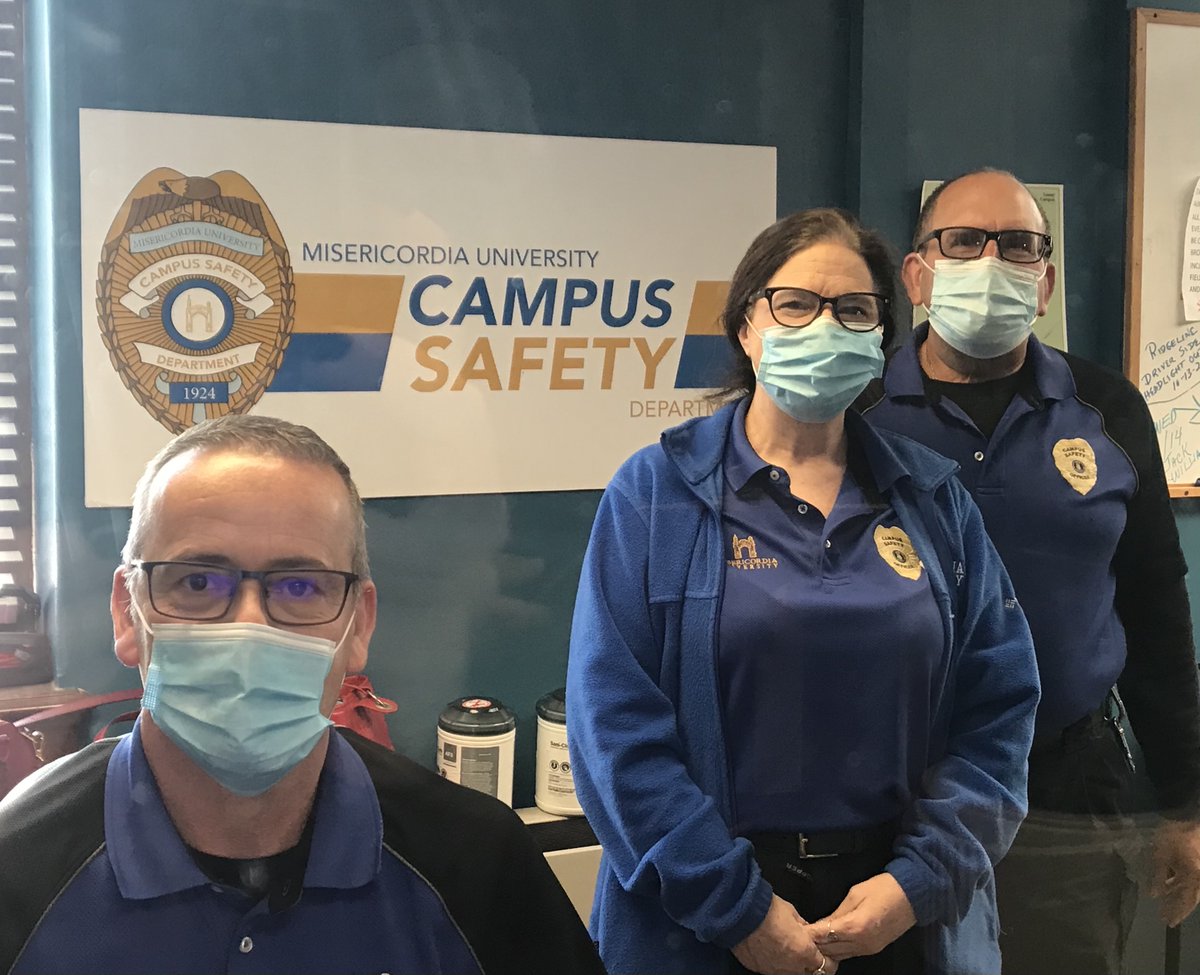 MiseriSTAF's tweet photo. Thank you officers Michael, Ruth &amp; Charles for helping Mis every day! Show your appreciation for campus safety &amp; those who work for our school’s community by donating to the Venmo Drive, until Oct 16th from 11am-1pm @ Banks Student Life Center. 💙💛#Misericordiaproud #MUSTAF https://t.co/QmDiScocLH