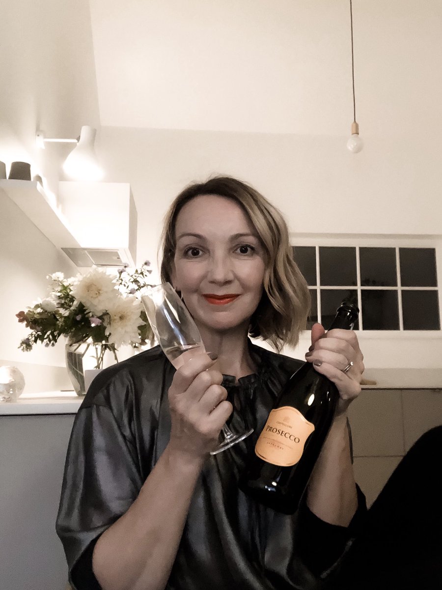 Design Hunter tweet media