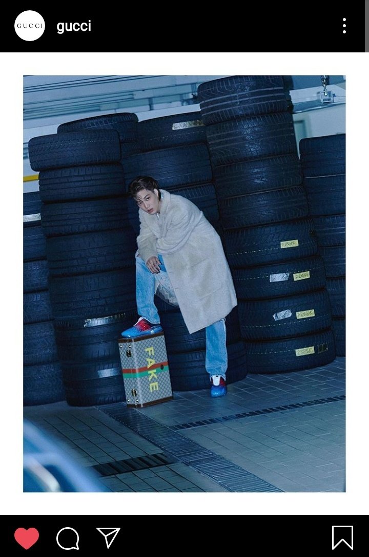TeamKaiFrance's tweet photo. [INSTAGRAM] 151020 Mise à jour du compte @gucci avec KAI. 

"Seen in @/esquire.korea’s latest issue, #KAI @ zkdlin wears a look from the latest collection styled with a #GucciFakeNot suitcase..."

🔗: https://t.co/WEAI188Osj

#KAI #엑소카이 #카이 #Jongin #EXO #엑소 https://t.co/ErSQ5cGAeU