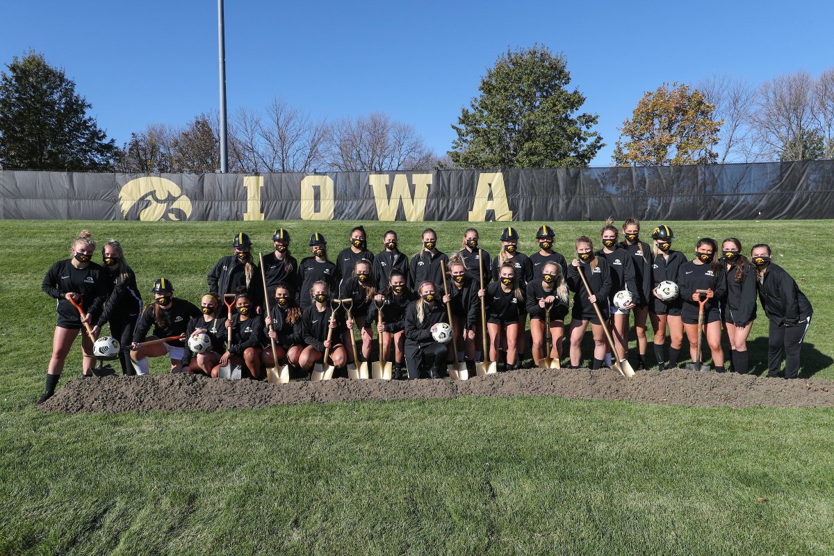 TheIowaHawkeyes's tweet photo. This @HawkeyeSoccer news is ππ§π€πͺπ£π ππ§πππ ππ£π... literally! π°
Work is officially underway on the new Iowa Soccer Operations Facility.
More info β‘οΈ https://t.co/FkjiVl9fzQ https://t.co/pTUMayA5dw