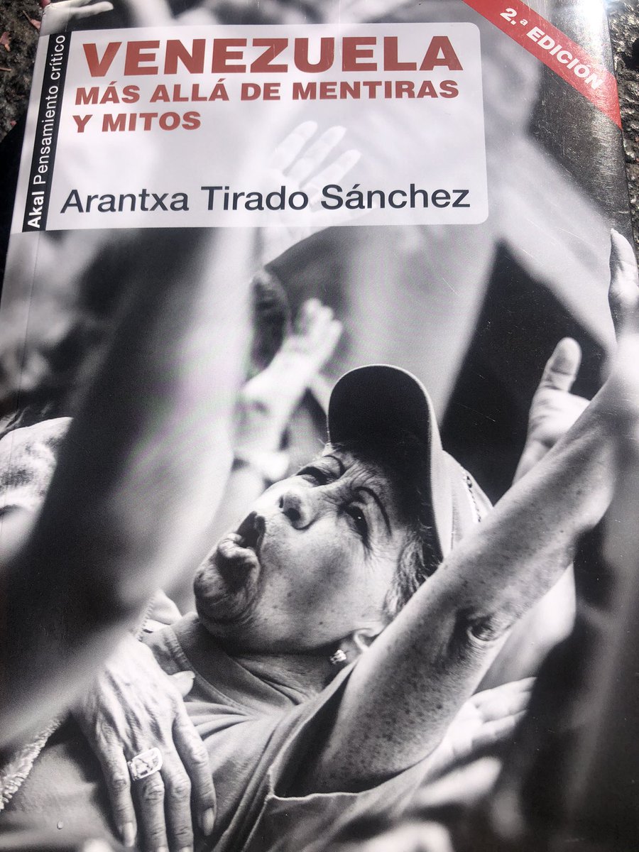 Ojalá mis amigos anti chavistas, tengo muchos, tuvieran la valentía de leer el libro de @aran_tirado “Venezuela, más allá de mentiras y mitos”. Lectura recomendada para entender toda la realidad venezolana y no solo la historia oficial de la oposición venezolana y sus aliados.