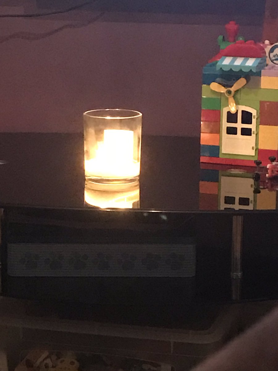 LauraONeill10's tweet photo. #WaveOfLight https://t.co/yyDTcxCbVX