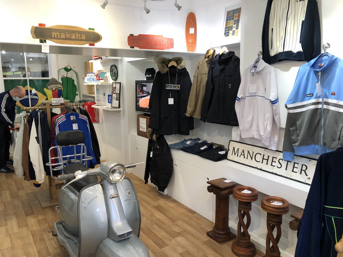 DJ0nes75's tweet image. Called in a fantastic, new little vintage adidas and other bits shop today. Gwalia Classics. Only been open 5 weeks in Llangollen, North Wales 🏴󠁧󠁢󠁷󠁬󠁳󠁿 anyone in or around the area or just passing through, pop in and show them some support 👍🏻 #adifamily