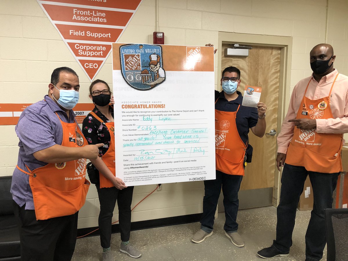 Thanks to our DM @WardallyJ for stopping by and recognize our Front end DH <a href="/EddyAtTHD/">Eddy</a> for all his hard work in the front line. #cam2020 #0263proud