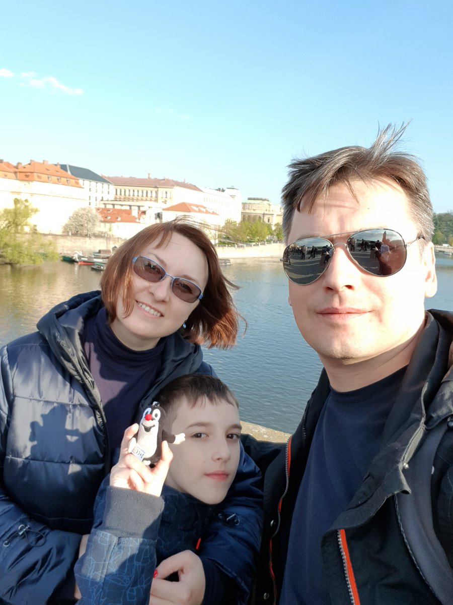 vadkov's tweet photo. Все побежали, ну и я чот ломанулся:

How it started           How it's going https://t.co/FxOlwwTKZJ