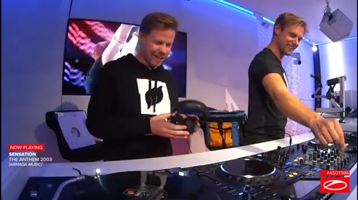 CarlosVegetoZ's tweet image. Excellent episode of @asot today. Much Nostalgia to See @FerryCorsten and @arminvanbuuren together. Thank you 🎧😊🎧👍🔊🔊🔊🔊🔊👏👏👏👏👏👏👏👏👏👏👏👏👌👍 #ASOT986 ❤