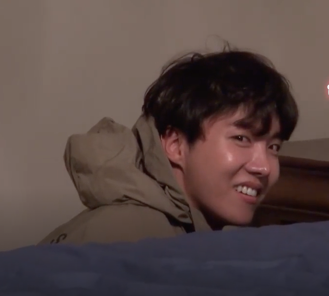 12345Hehet's tweet photo. Hobi thread https://t.co/zd5XJ4gvRA