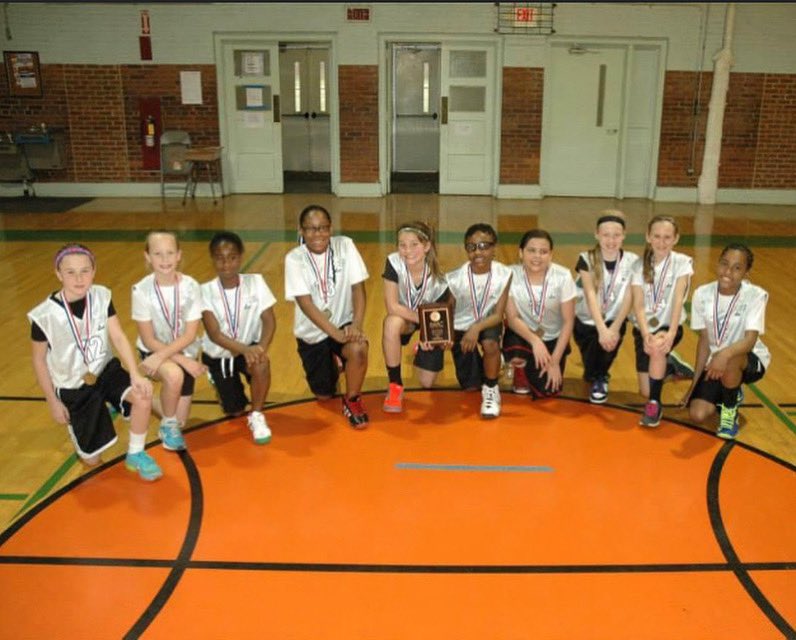 Just a little throwback for your Thursday. Can you spot the Rocket Volleyball team members? 👀 🏐#thecutest #ballislife #perksoflivinginasmalltown