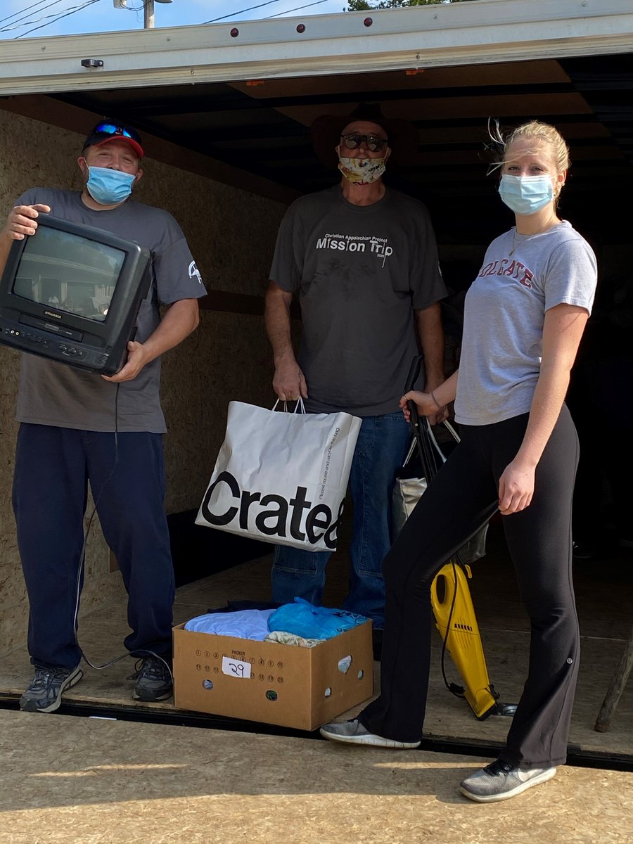 ChrisAppProj's tweet photo. Thank you to @newlifepolandoh mission group!

Besides volunteering with our Housing Program in McCreary Co. they also donated 3000 pounds of food to CAP's Grateful Bread Food Pantry!

We are so grateful for their generosity and support. https://t.co/vsiDPsJSyW