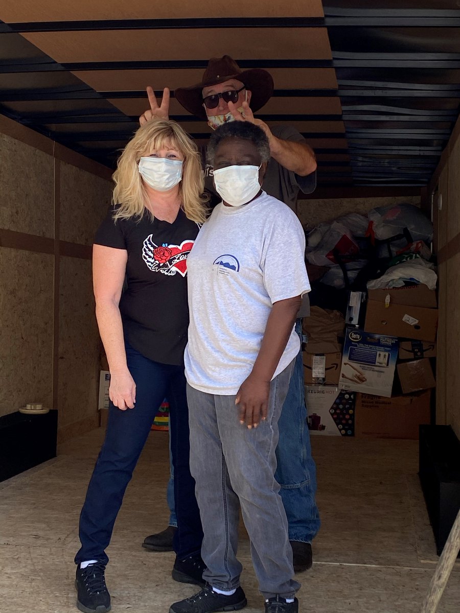 ChrisAppProj's tweet photo. Thank you to @newlifepolandoh mission group!

Besides volunteering with our Housing Program in McCreary Co. they also donated 3000 pounds of food to CAP's Grateful Bread Food Pantry!

We are so grateful for their generosity and support. https://t.co/vsiDPsJSyW