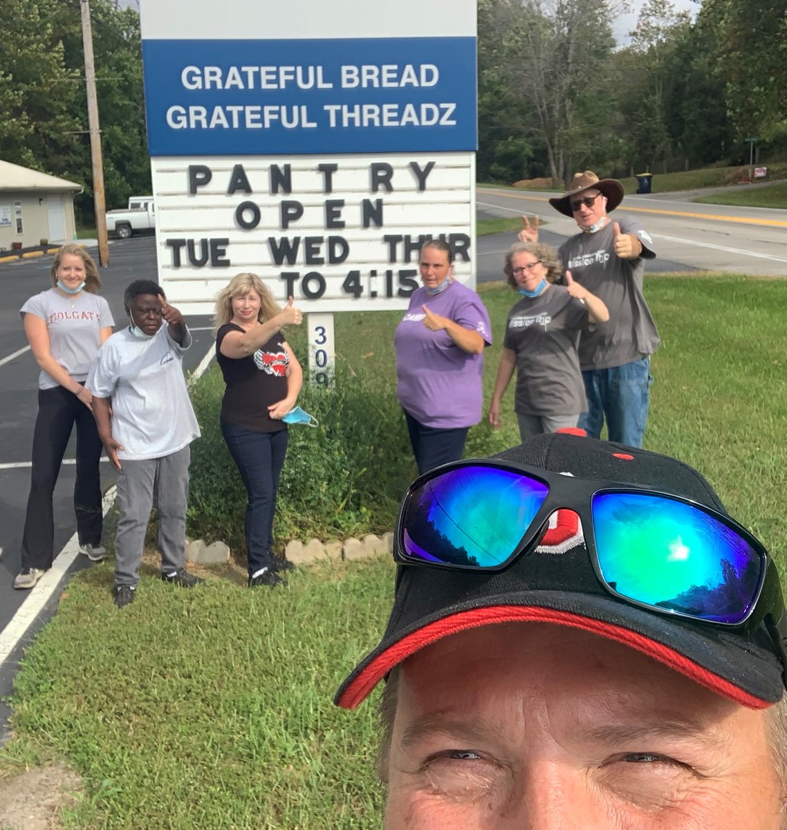 ChrisAppProj's tweet photo. Thank you to @newlifepolandoh mission group!

Besides volunteering with our Housing Program in McCreary Co. they also donated 3000 pounds of food to CAP's Grateful Bread Food Pantry!

We are so grateful for their generosity and support. https://t.co/vsiDPsJSyW