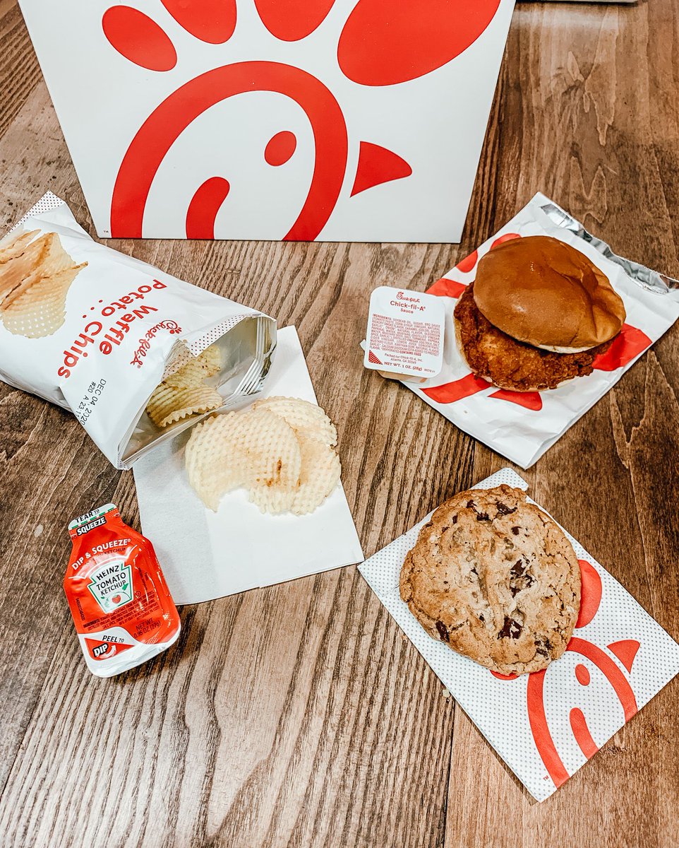 cfamalvern's tweet photo. Chick-fil-A is a love language ❤️ and what better way to say "I appreciate you" than a Catered Packaged Meal from Chick-fil-A! https://t.co/BWQ9J7xKNh