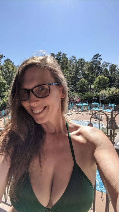 #ThisOrThat  This: Beach Or That: Pool  https://t.co/AndzmgIpLL https://t.co/5zOjaGQVs4<a href="/tag/thisorthat"class="tags">#ThisOrThat</a>