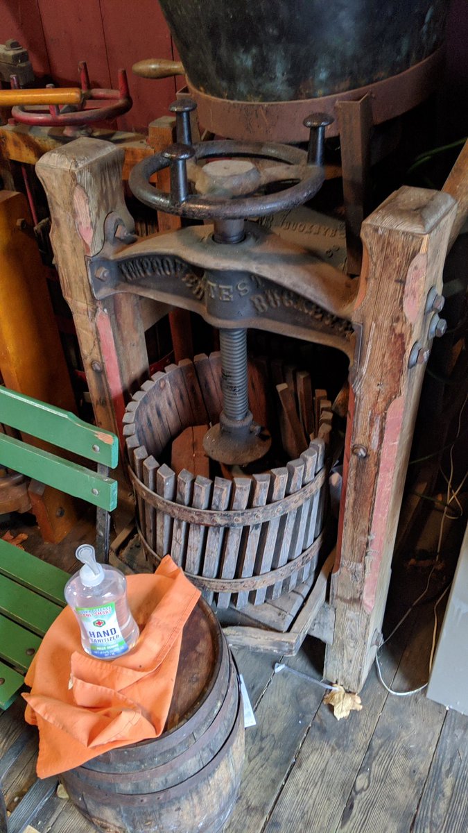 mrjlab's tweet photo. Vintage cider press at Dexter Cider Mill.  Lead screw in action! https://t.co/AjOhH3Nz4m
