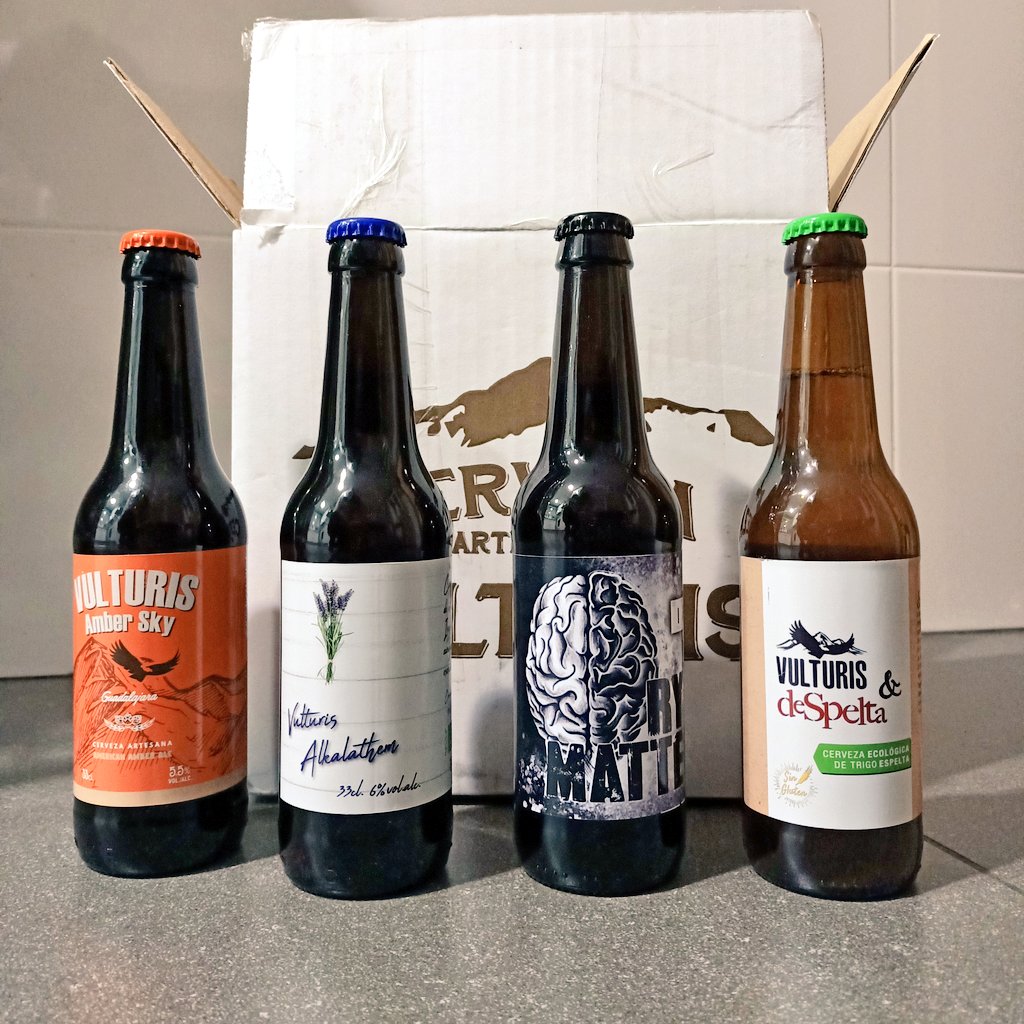 Ya ha llegado a Sevilla el Segundo pedido de <a href="/CervezaVulturis/">Cerveza Vulturis</a>. Cerveza artesanal y ecológica. 100% recomendable. Y de Guadalajara.

Encima te llama Óscar, el emprendedor dueño de la empresa, para agradecerte que haya repetido. Muy grande.