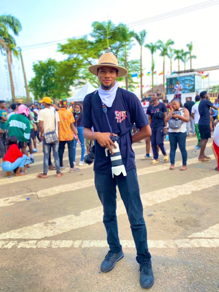 So many HANDSOME Nigerian youths came out for the  #EndSars Protest & I have a thread to prove my claims   #HandsomeNigerianYouthsAtEndSars(Alausa Hot & Charming Protesters)Ladies, Pick your handsome bobo & we will help you find his @ - THREAD (Category 1)