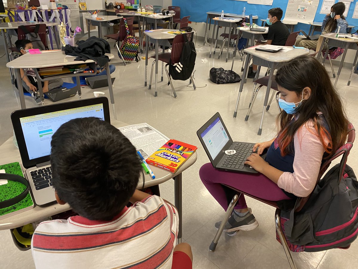 MrsCorleyAP's tweet photo. Collaborating with a partner looks a little different this year , but we are still making magical conversations happen ✨ #ABSProud #compareandcontrast #corleycrew https://t.co/s4ioWMnvGb