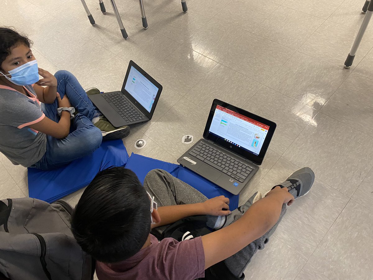 MrsCorleyAP's tweet photo. Collaborating with a partner looks a little different this year , but we are still making magical conversations happen ✨ #ABSProud #compareandcontrast #corleycrew https://t.co/s4ioWMnvGb