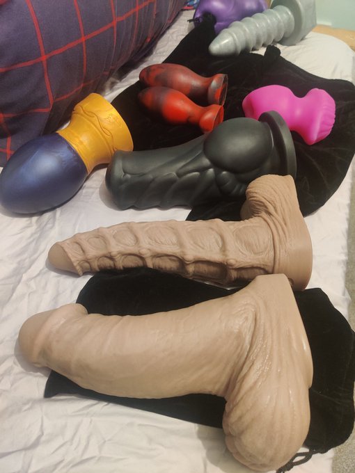 Who would like to see me fill @hornybitchhole slut hole with these @hankeystoys tomorrow? Think the Large<a class="tags" target="_blank" title="On Twitter" href="/?out=eyJ0eXAiOiJKV1QiLCJhbGciOiJIUzUxMiJ9.eyJpYXQiOjE3MjQ3MTU3ODgsImlzcyI6InR3cG9ybnN0YXJzLmNvbSIsIm5iZiI6MTcyNDcxNTc4OCwiZXhwIjoxNzU2MjUxNzg4LCJyZWRpcmVjdF91cmwiOiJodHRwczovL3R3aXR0ZXIuY29tL2hvcm55Yml0Y2hob2xlIn0.e3X1YIgX7miclj_xR7XQoOWRIXpjxjy8jxHj0OAyNsThON1UK-dm7PhXgrmalMKqgUsteGNxLqWR5KYVri2L5A">@hornybitchhole</a><a href="/tag/latexgoddess"class="tags"><span>#latexgoddess</span></a><a href="/tag/cruelmistress"class="tags"><span>#cruelmistress</span></a><a href="/tag/chastityslaves"class="tags"><span>#chastityslaves</span></a>