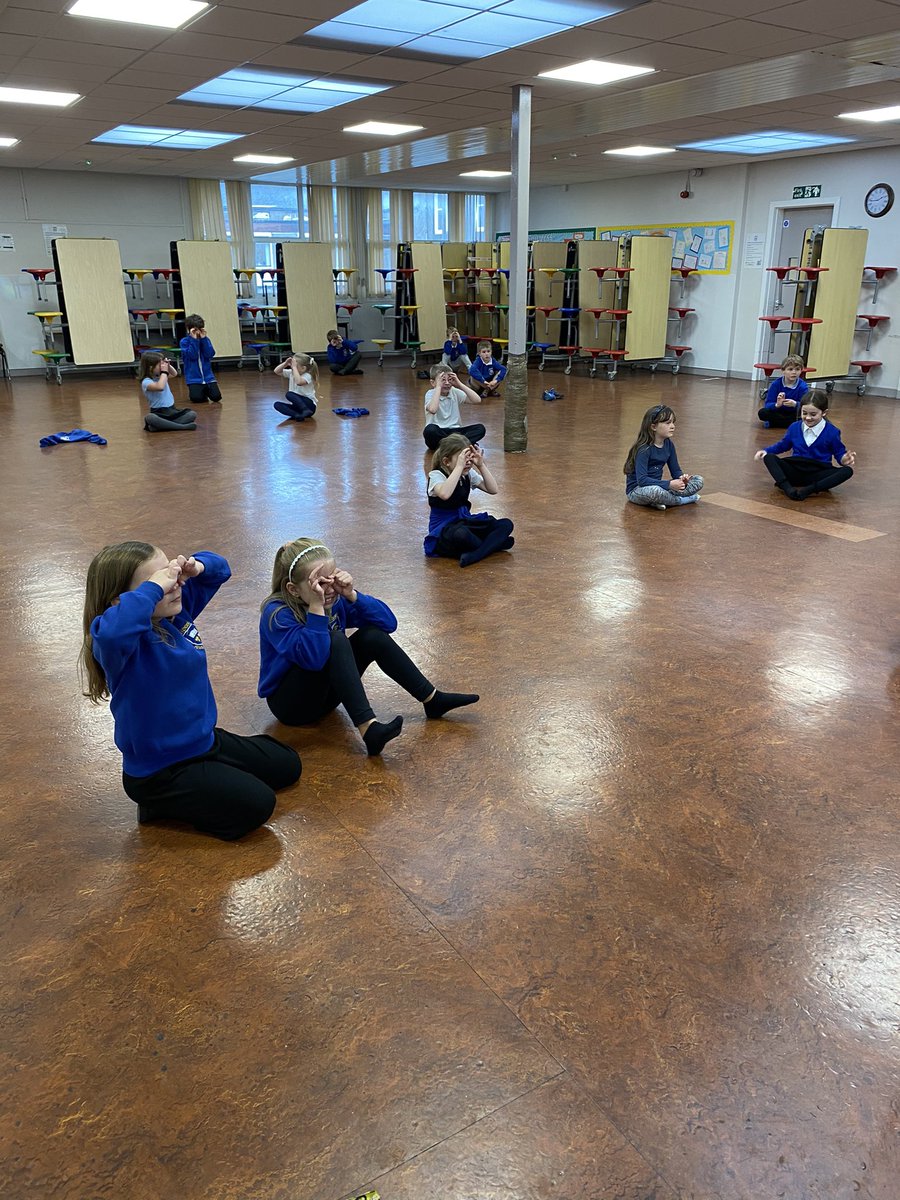 sarahburrell75's tweet photo. It was so rainy that we decided to do some yoga indoors for PE! P3/4 loved stretching and practising how to be mindful! @NewtongrangePS #aspirebelieveachieve #checkoutourmoves #yoga https://t.co/TFt8F2J1Vb