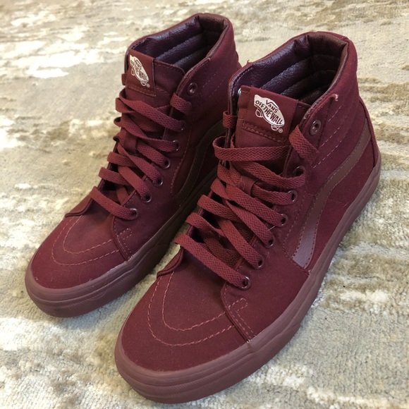 Zach_M51's tweet photo. So good I had to share! Check out all the items I'm loving on @Poshmarkapp from @Adybearsmomma #poshmark #fashion #style #shopmycloset #nike #vans #justfab: https://t.co/4itQXoPvfD https://t.co/J2dDWrpLEJ