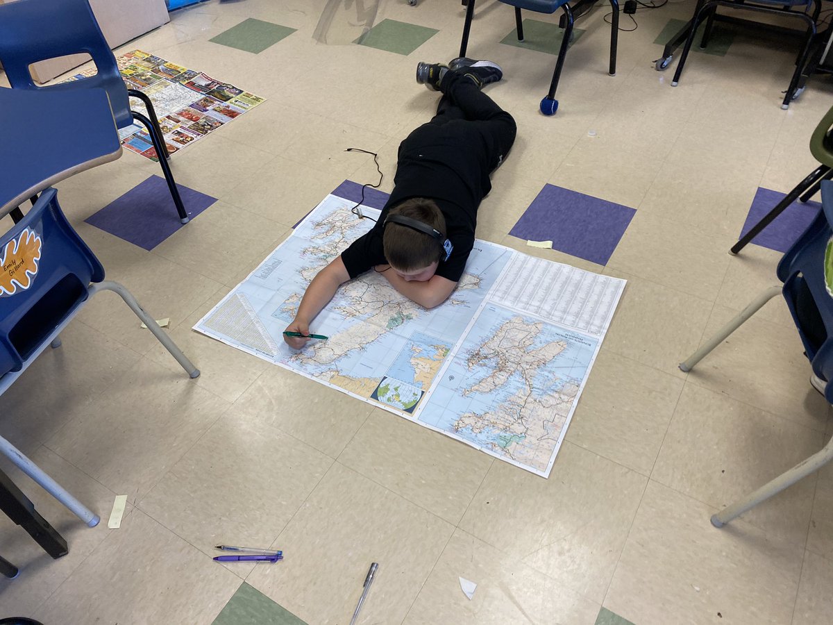 MrsHodderEDU's tweet image. Learning about Maps! #meonthemap #socialstudies @HTE_K4  @RMitchell_HTE