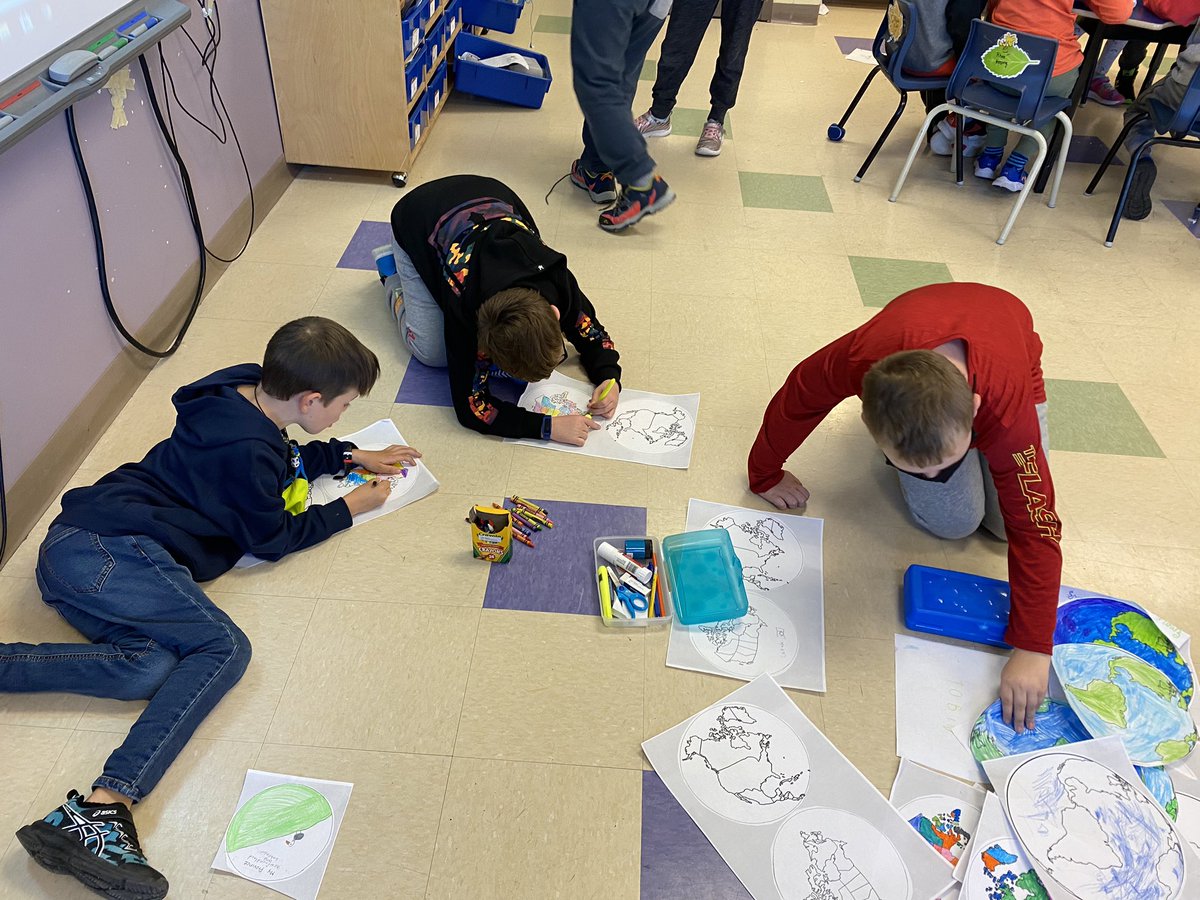 MrsHodderEDU's tweet image. Learning about Maps! #meonthemap #socialstudies @HTE_K4  @RMitchell_HTE