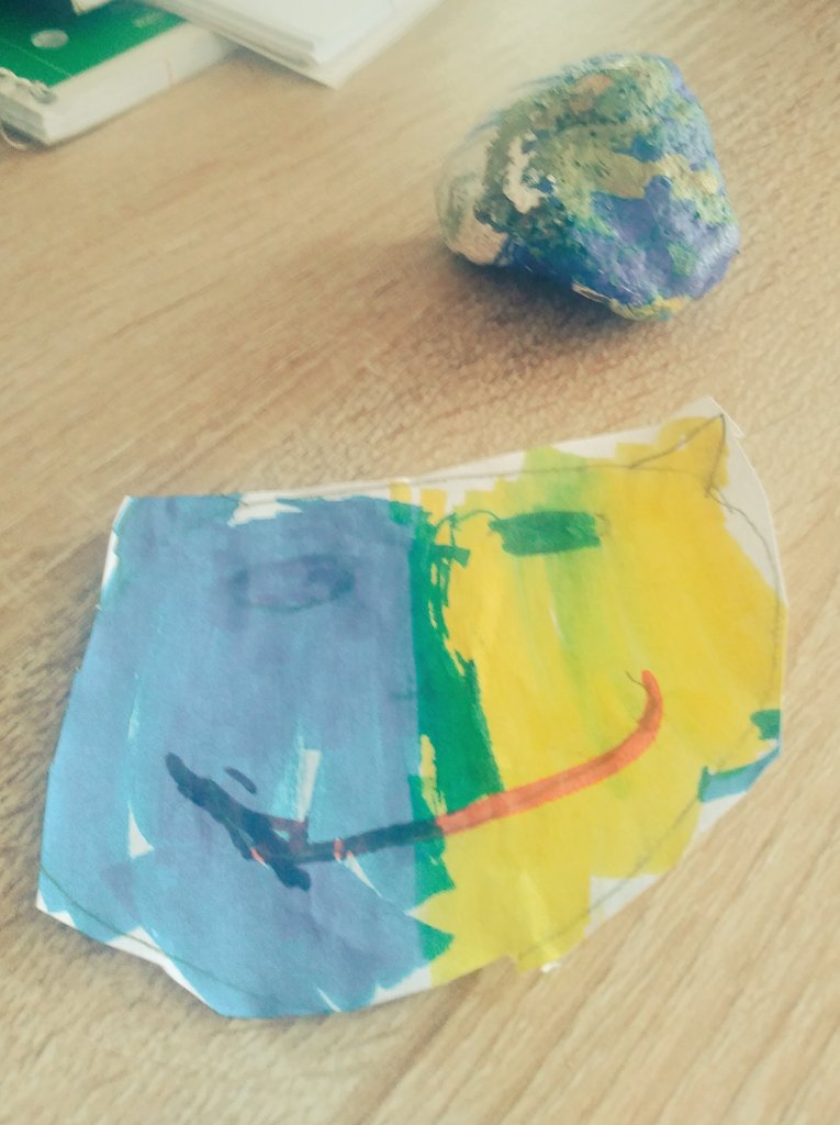 PattyCroteau's tweet photo. First art Project: Pet Rocks. The kids rocked it!🎨😁 https://t.co/ruRWD9rHUZ