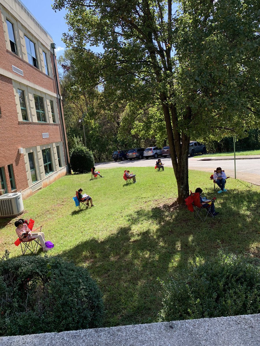 Ccobb90's tweet photo. These chairs are giving us life! Thank you so much to everyone who donated! Learning outside is the new way of school. https://t.co/AIf1U3cXV2