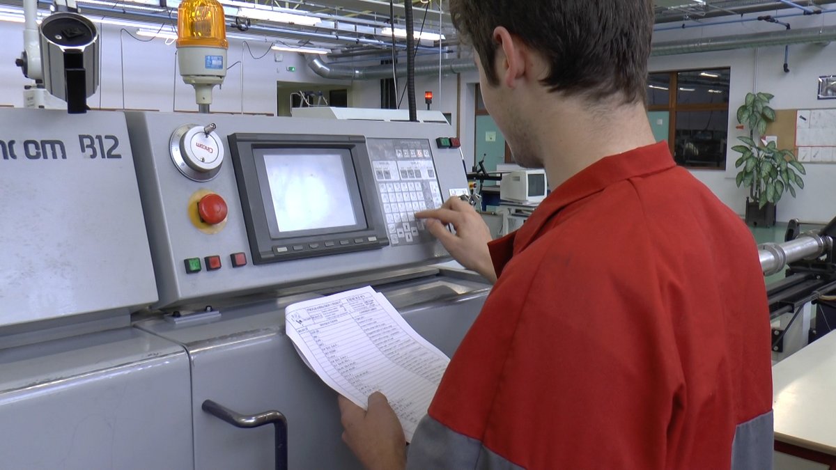 Réforme du bac pro : le décret est paru ! Plus d'infos sur cutt.ly/7gvl7pL #réforme #bacpro