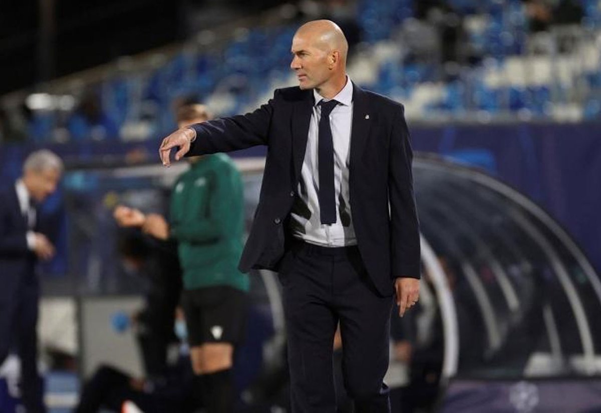 Zidane tiene clarísimo el once con el que se jugará la 'cabeza' en el Camp Nou
https://t.co/ON4kBtlIET
#Zidane #ElClasico https://t.co/ab47F8qLyN