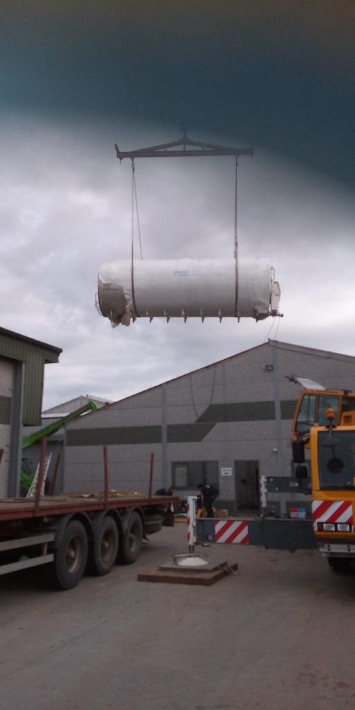 thibaud_leys's tweet photo. Today 30000L milk cooling tank went in through the roof👍 #FullwoodPacko https://t.co/JEsHJ47cTx