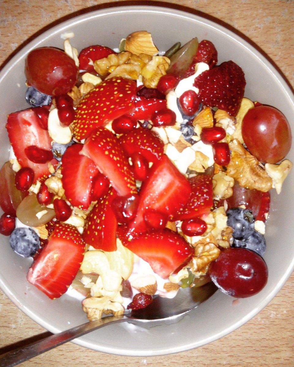 CeleThulile's tweet image. Good morning #Mzansi @WOOLWORTHS_SA plain double cream yogurt with some #wallnuts #cashews  #almond nuts,  #pumpkinseeds, #pomegranate, #redgrapes, #strawberries, #blueberries.  Taking a break woke up way too early.