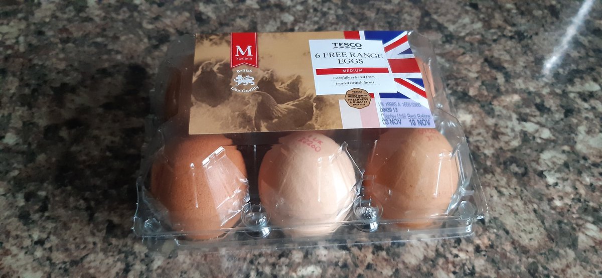 jooshcult's tweet photo. @Tesco The last time I bought eggs at a Tesco shop, they were in cardboard. Why are you going backwards AGAIN! #reduceplastic #plasticfree #whatswrongwithcardboard #tesco https://t.co/mI9yKwCRcP
