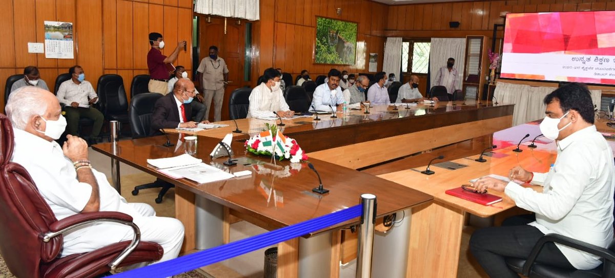 drashwathcn's tweet photo. 📣
Colleges in Karnataka will reopen for classes from November 17.

This decision is an outcome of a review meeting held under the leadership of CM @BSYBJP. Reopening of all Graduate, PG, Diploma &amp; Engineering Colleges was discussed with all concerned departments' officials.

1/3 https://t.co/hdbSHcmGZY
