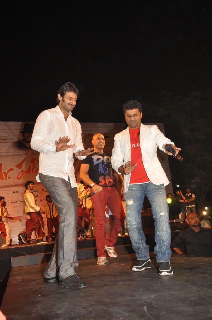 ThisIsDSP's tweet image. HAPPPIESTTT MUSICAL BIRTHDAY to the Dearest DARLINGESTTTT DARLINGGGG
🎂🎂🎂🎂🎂🎂🎂🎂

Brother / Friend &amp;amp; d most Genuine Lovable #Prabhas ❤️❤️❤️😍😍🤗🤗

Keep ROCKING always DARLING with UNIMAGINABLE SUCCESS &amp;amp; PATHBREAKING BLOCKBUSTERS

Lov U always ❤️🎶😍

#HappyBirthdayPrabhas