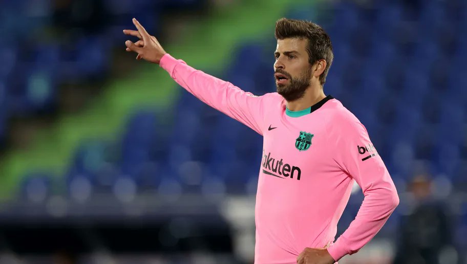 Gerard Piqué: "The end of last year was a drama and we need some time to digest it. On vacation I did a reset. It& #39;s about starting over." [la vanguardia]